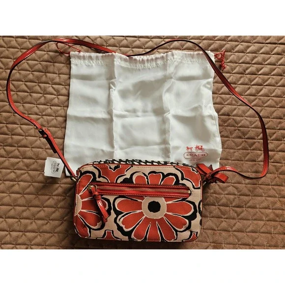 NWT Coach 25121 Poppy Floral Flower Print Scarf Crossbody w/Dust Bag, Red/Blk - Picture 3 of 13
